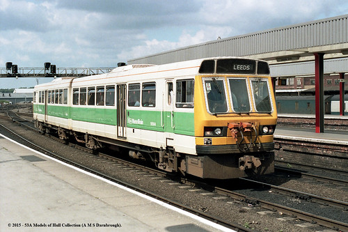 train diesel leeds railway passenger britishrail pacer dmu metrotrain wypte 55524 class141 141003 55504