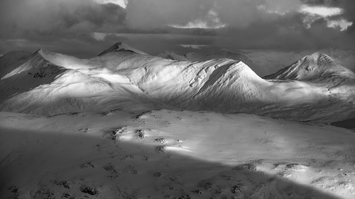winter mountain snow landscape scotland highlands view hiking north scottish peak hills valley glencoe mor buachaille schottland etive munro mamores sgurr beag sgor eilde binnein ditant gruagaichean
