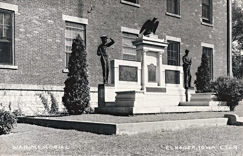 monument warmemorial claytoncountycourthouse elkaderiowa