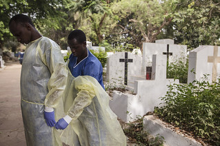 Photo:Safe and Dignified Burials in Guinea By:United Nations Photo