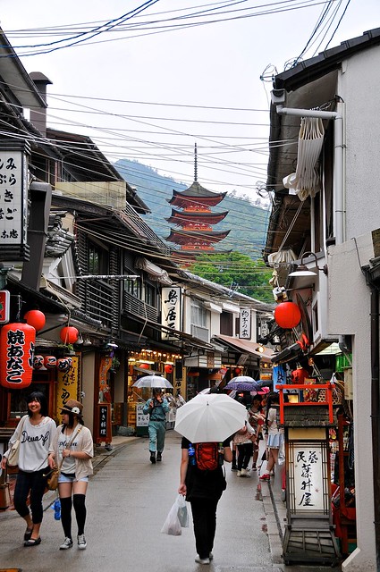 Miyajima street and Gojunoto five-story pagoda