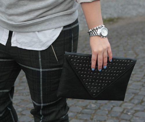 outfit-fashionblog-mode-blog-style-sweatpants-clutch-tasche