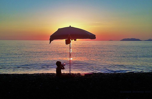 sunset sea landscape landscapes tramonto mare sole spiaggia sicilia messina milazzo provenza ombrellone