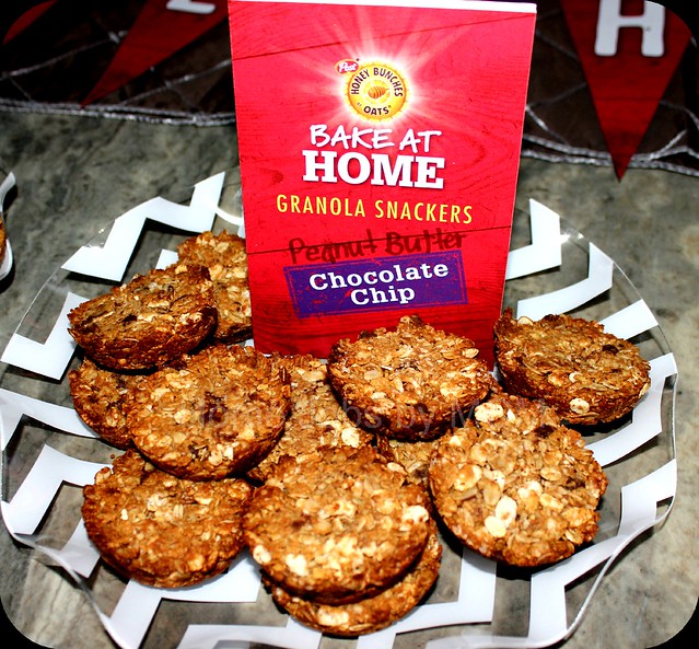peanut butter chocolate chip granola snackers