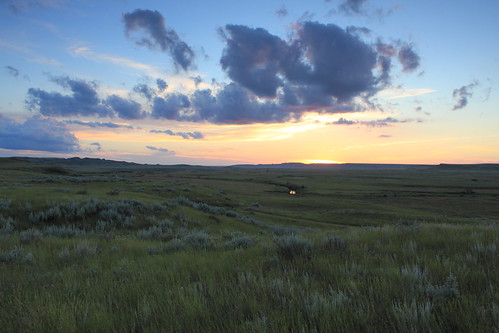 canada roadtrip summer 2016 saskatchewan sk park nationalpark prairie prairies grassland grasslandsnationalpark grass landscape sunset clouds sky