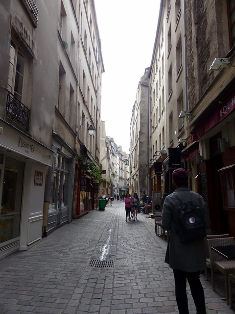Early morning on the Rue des Rosiers