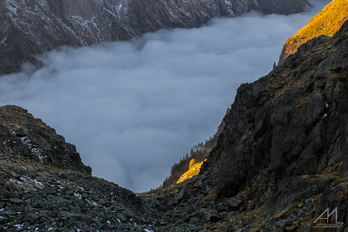 light italy cloud mountain yellow rock sunrise canon italia alba ngc valley rocce montagna valcamonica parcoadamello eos600d