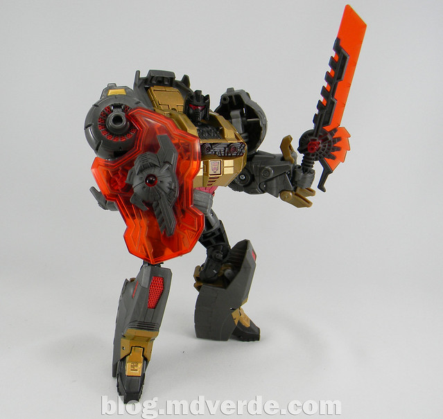 Transformers Grimlock Voyager - Transformers Generations Fall of Cybertron - modo robot