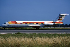 Iberia MD-87 EC-FFI BCN 31/07/2000