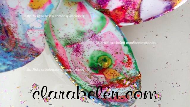 flor de cucharas de plastico tecnica marmoleado esmaltes