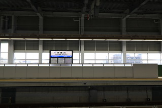 糸魚川駅, 窓の向こうに日本海が見えるはず ...