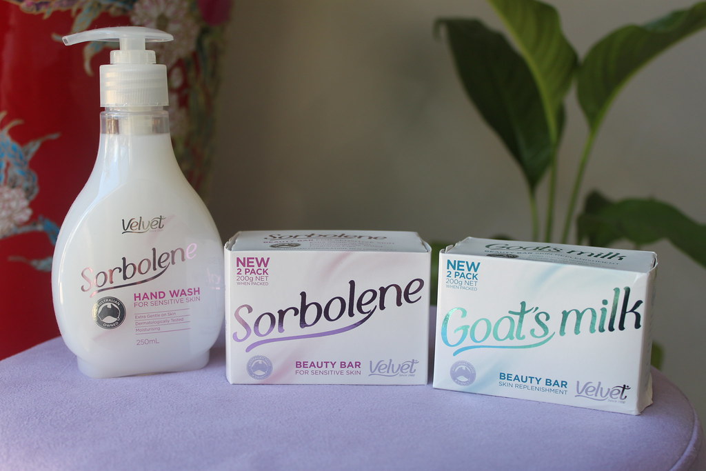 Australian beauty review ausbeautyreview blog aussie Velvet soap liquid bar sorbelene goatsmilk goats milk (3)