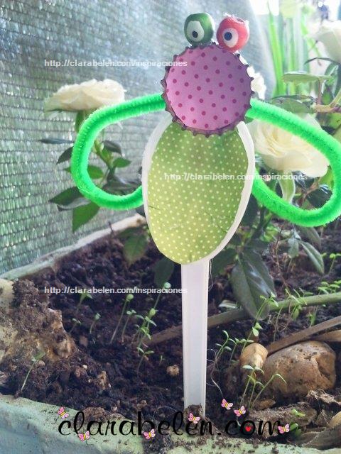 Tutorial decorar macetas con insectos de reciclaje de cucharas de plastico