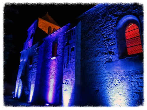 vouzailles mirebeau nuitsmirebalaises vienne 86 poitou church église nuit night bleu blue lumière light roman