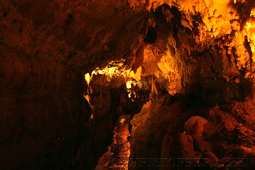 underground iowa tourist cave roadside dubuque crystallakecave
