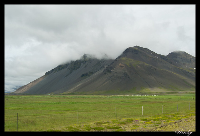Montañas en el este de Islandia