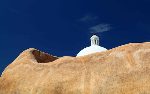 architecture mission chapel church sanctuary building old historic abandoned decay adobe design light bright sunshine sunny park monument nationalpark nationalmonument outdoor outdoors outside beauty pretty serene texture rural country desert world tumacacori tumacácori arizona dome steeple cupola white sky blue bluesky brown ochre gold colorful cross contrast roof arch round circular minimalism explore explored