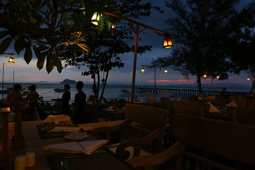 sunset beach restaurant thaimaa kohyaoyai