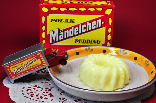 Pudding Mändelchen-Pudding Mandelpudding Foto Brigitte Stolle
