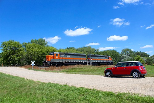 northdakota railroad train locomotive engine crossing dirt road mini cooper car auto dakotamissourivalleyandwestern dmvw