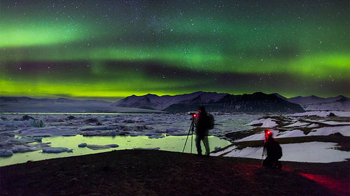 visit-iceland-northern-lights_596x334