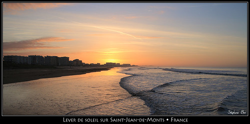 ocean sea mer france beach sunrise soleil waves vagues plage leverdesoleil vendée canoneos70d eos70d stéphanebon