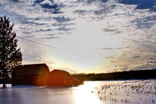winter sunset snow ice frozen barns freezing icy frigid winterwonderland stevensvillemi