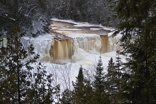 longexposure winter snow cold ice nature water forest landscape waterfall scenery unitedstates michigan scenic gorge upperpeninsula icicles vantagepoint tahquamenonfalls frozenwaterfall 1second northernmichigan tahquamenonriver lucecounty tannin hiawathanationalforest nikcolorefex viveza detailextractor fujixe1 xf55200