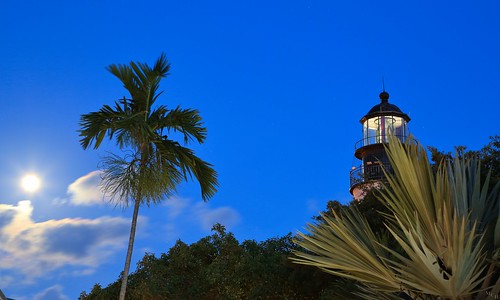 photosbymch landscape nightscape nightsky night fullmoon lighthouse keywestlighthouse keywest florida usa canon 5dmkiii 2015 palmtree clouds outdoor