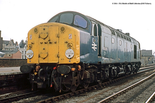 west train diesel yorkshire leeds railway passenger britishrail class40 40028