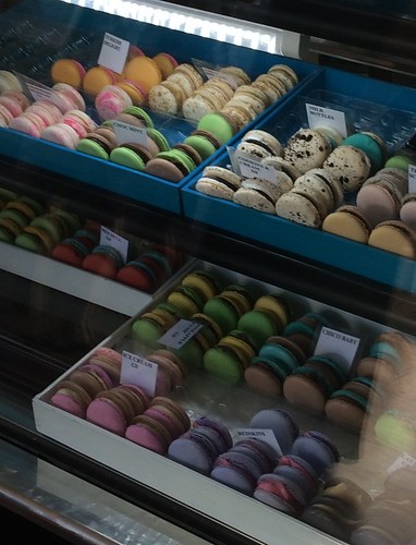 These are macarons - not to be confused with macaroons