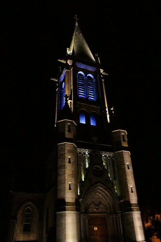 église lumière bleue nuit