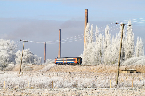 winter train frost rail railway passenger fens cambridgeshire fenland hoar networkrail class158 whittlesey 158846 eastmidlandstrains julianhodgson