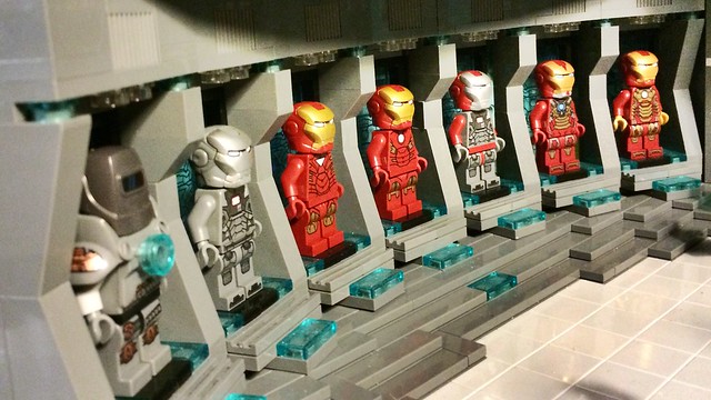 Final version - LEGO Tony Stark's Workshop/Malibu Mansion: Hall of Armour