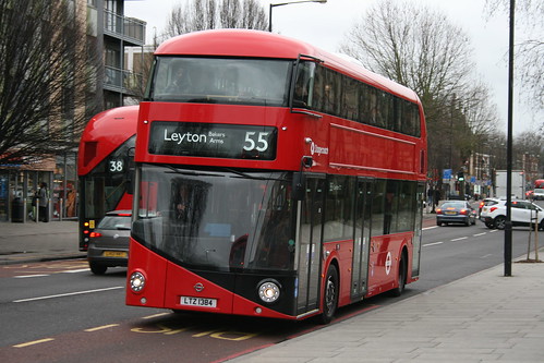 Stagecoach London LT384 on Route 55, Clapton Pond