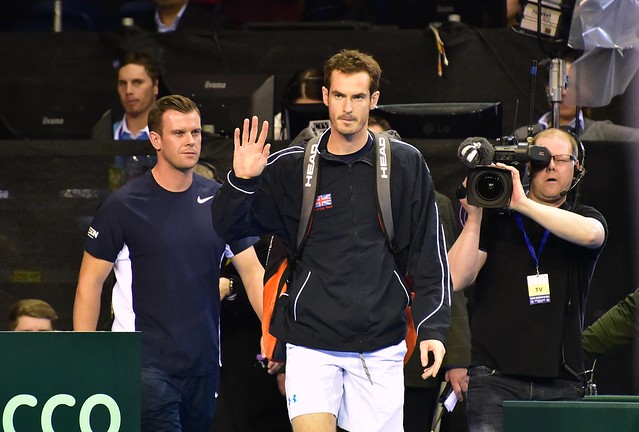 Murray onto Court with Leon Smith