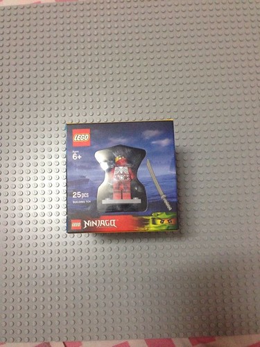 LEGO Minifigure Set #2 (5004077)