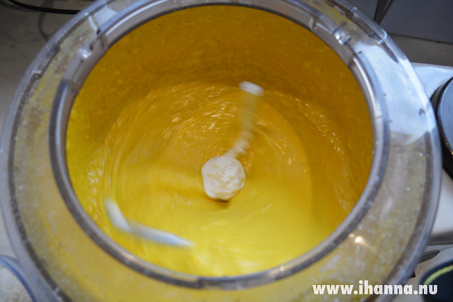 Saffron bun in the making by iHanna, Copyright Hanna Andersson