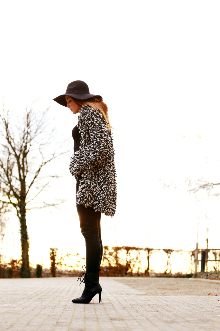 you can leave your hat on, fashion is a party, fashion blogger, loop-knit cardigan, scuba ankle boots, zwarte enkellaarzen, wollen hoed, zwarte hoed, alexander wang x h&m, isabel marant x h&m, winter 2015, winter outfit, dik vest, dikke vesten, fashion is a party outfits