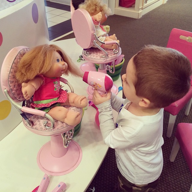 Will had the most fun playing stylist to these babies ;) #babyland #cabbagepatch