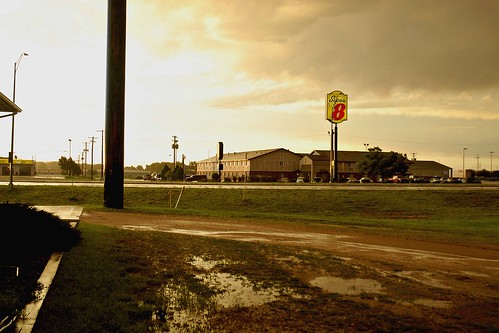 usa sign sunrise puddle nikon nebraska day cloudy motel pole driveway d200 super8 ogallala oddlight keithcounty