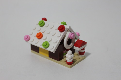 LEGO December 2014 Monthly Mini Build - Gingerbread House (40105)