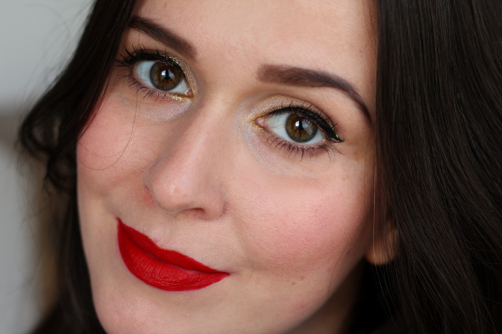 gold eyeliner tutorial matte red lip