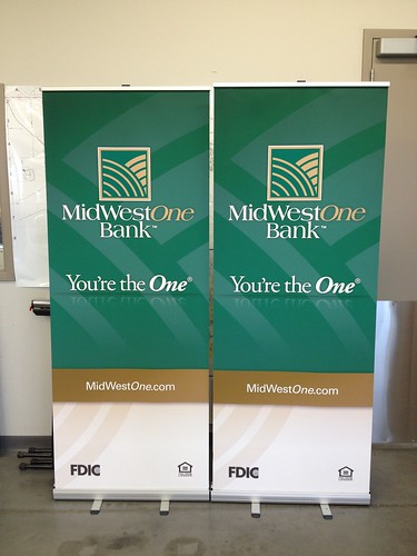 sign poster marketing display banner printing iowacity branding tradeshow retractable bannerstands pipprinting