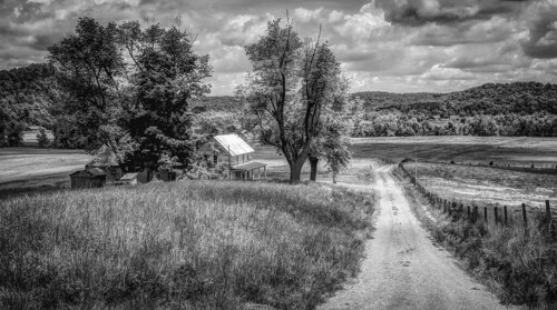 road leica summer house abandoned clouds farmhouse farm kentucky ky ginseng hodgenville laruecounty bobbell oncewashome