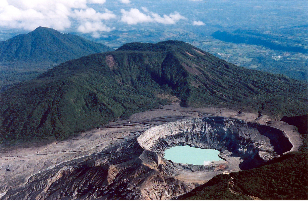 image of Poás Volcano overview