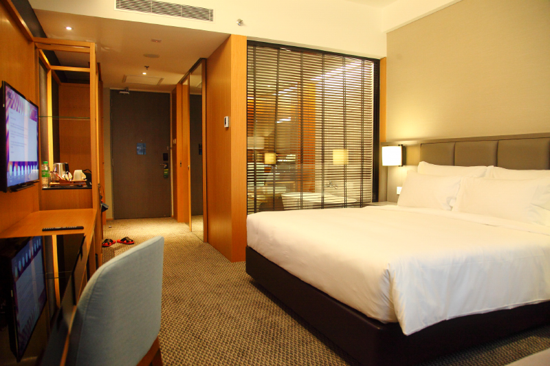 WEIL-Hotel-Room