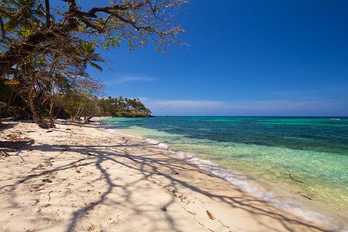 travel blue sea beach sand shadows png papuanewguinea papua tufi traveldestination oroprovince komoabeach