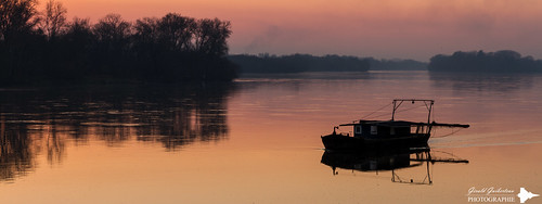 sunset france river boat bateau loire fleuve couchédesoleil maineetloire anjou eos7d labohalle efs1585mmf3556isusm guibsphotos touxcabanée