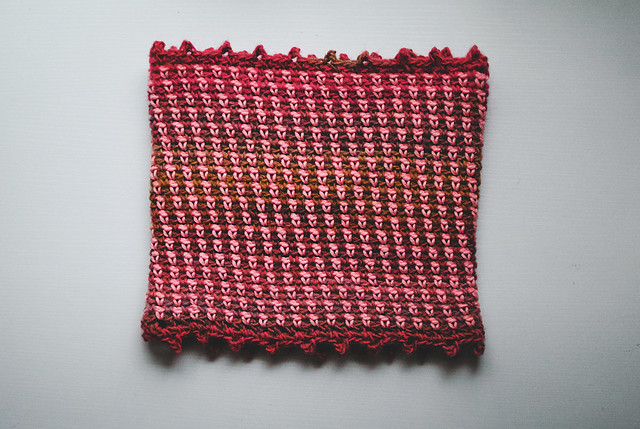 Florecita, woven stitch cowl, free #crochet pattern via goodknits